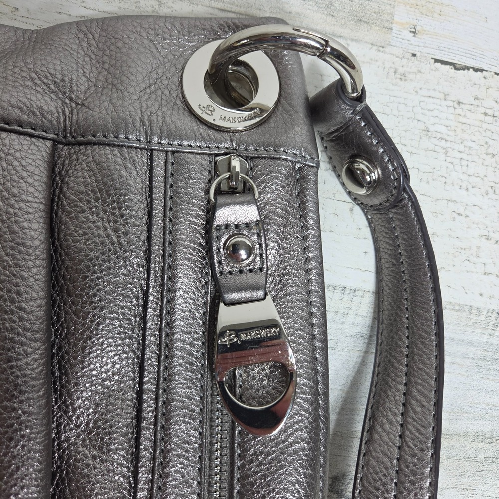 B. Makowsky Metallic Silver Pebbled Leather Crossbody Shoulder Bag Purse - Picture 6 of 16